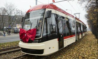 Pesa presents First Jazz Duo tramway for Gdansk