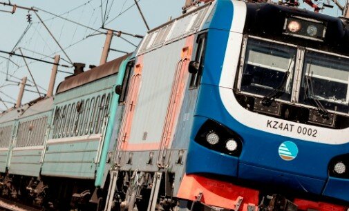 KZ4AT passenger locomotive enters service